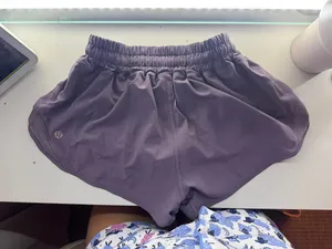 Lululemon Shorts 2.5" Hotty Hot Low-Rise thumbnail 3