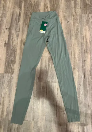 Halara Green Active Leggings thumbnail 1