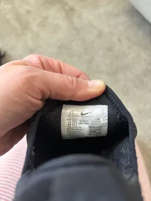 Nike Air Max 270 Triple Black AH8050 Women’s 6.5 thumbnail 10