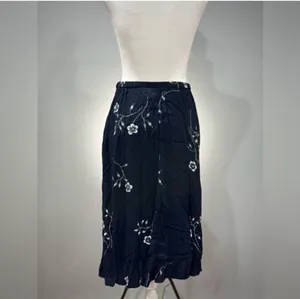 CLEARANCE! Black Vintage Worthington Floral Midi Skirt Size 8P EUC thumbnail 2