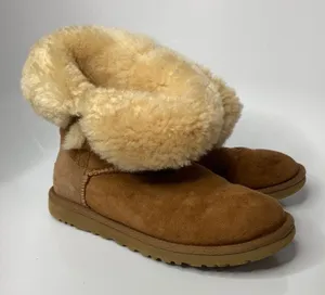 UGG Australia Bailey button short boots chestnut size 6‎ thumbnail 1
