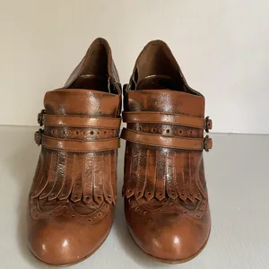 Vintage Enzo Angiolini Brown Leather Fringe Heels Double Buckle Pumps Size 7M thumbnail 4