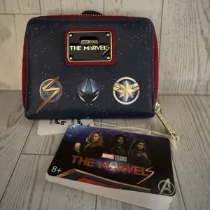 Loungefly The Marvels Group Zip Around Wallet Glows In The Dark Superhero Comics thumbnail 2