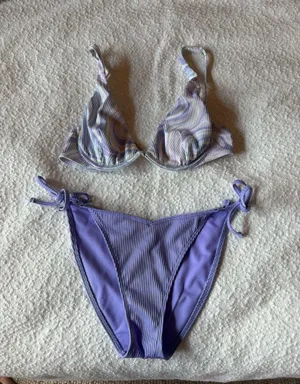 Hollister Bikini Set thumbnail 1