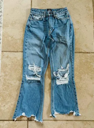 Urban Outfitters BDG Wilco Flare Jean WOMENS 24 Raw Hem Crop High Rise Ripped thumbnail 1