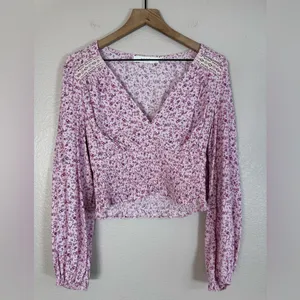 Astr The Label Pink Fuchsia Floral Smocked Lace Blouse size Medium $88 thumbnail 3