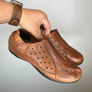 Dansko Womens Brown Leather Front Zip Perforated Loafers Size 40 US 9.5-10 thumbnail 1