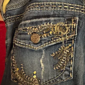 Silver "Suki" Jeans Blue‎ Distressed Baby Boot Leg Jeans thumbnail 7