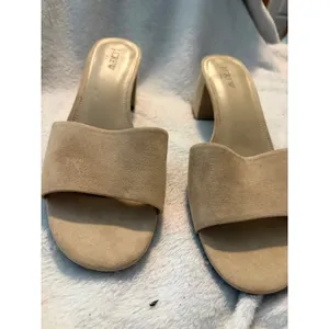 J.Crew‎ Block Heel Slide Sandals Suede Beige Minimalist Neutral Size 11 thumbnail 3