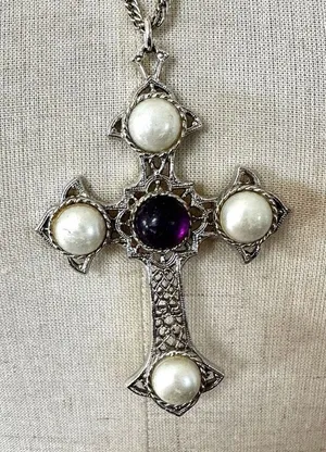 Sarah Coventry crusader cross pendant necklace thumbnail 1