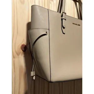 Michael‎ Kors Voyager Tote Womens Large Beige Saffiano Leather Shoulder Bag thumbnail 2