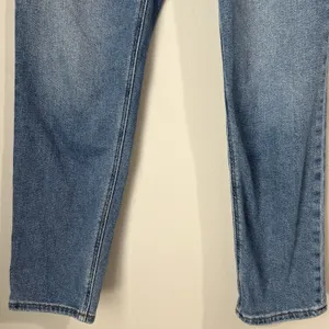 American Eagle Stretch Mom Jeans High Rise Women's Size 4 Regular Medium Wash thumbnail 3