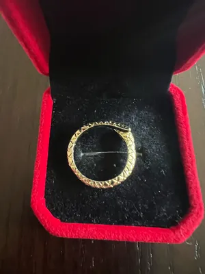 Ladies Gorgeous Golden with Faux Emerald Gemstone Ring Size 8 thumbnail 3