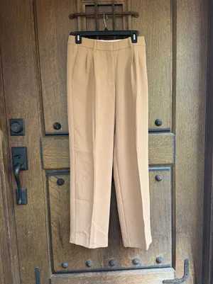 Aritzia The Effortless Pant Taupe Lengh Full, Rise Low, Leg Wiide Size 4 thumbnail 3