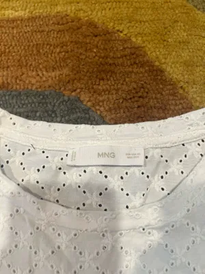 MNG Mango White Eyelet 100% Cotton Boxy Short Sleeve Crop Top Tee Shirt Size XS thumbnail 2