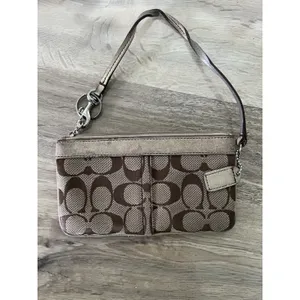 AUTHENTIC COACH KHAKI SIGNATURE AND BROWN SUEDE BEADED WRISTLET wallet Pouch thumbnail 3