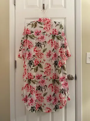 Show Me Your Mumu Pink Brie Garden of Blooms Floral Robe Small thumbnail 4