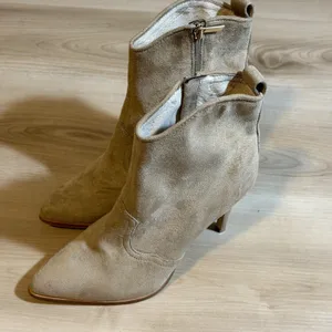RAYE Ankle Boots Tan 8.5 Women Suede Pointed Toe Stiletto Western Zip thumbnail 4