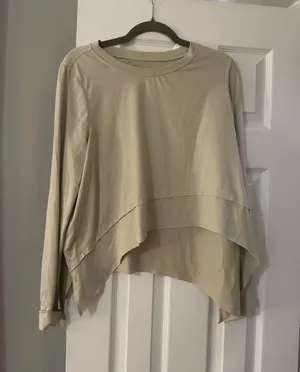 Tan long sleeve shirt Size M thumbnail 1