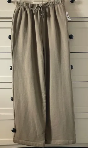 NWT Old Navy Wide Leg Sweatpants Taupe Neutral Lounge Athleisure Comfy Joggers thumbnail 1