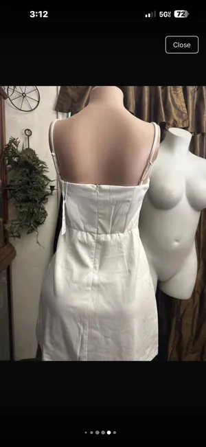 New beautiful zise medium white dress thumbnail 4