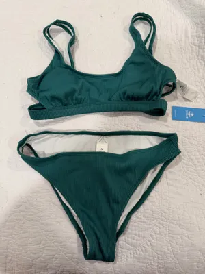 NWT Cupshe Bikini Set thumbnail 1