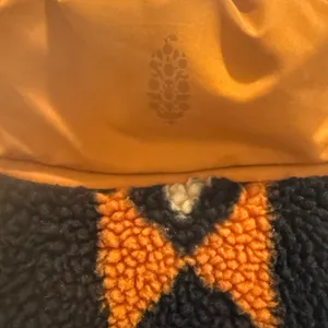 FREE PEOPLE MOVEMENT Rocky Ridge‎ Jacket Fleece size Small Black, Orange Print thumbnail 10