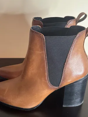 Steve Madden “Knoxi” Cognac Brown Leather Block Heel Chelsea Booties thumbnail 4