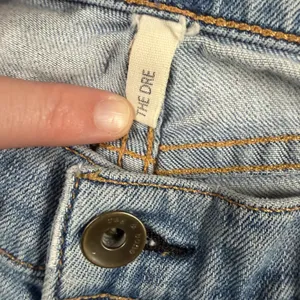 Rag & Bone Dre Boyfriend Jeans Womens 28 Blue Light Wash Mid Rise Distressed thumbnail 5