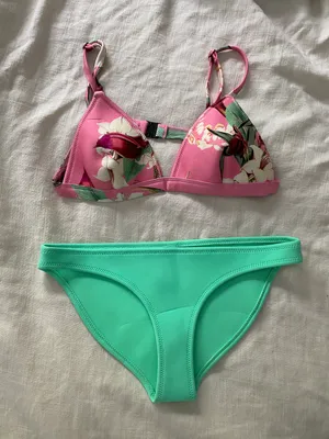 Bikini thumbnail 1