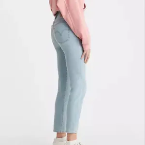 Levi’s Wedgie Skinny Jean in Light‎ Wash Size 30 thumbnail 3