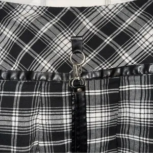 BODY RAGE SPENCERS Black and White Plaid Skirt Coffin Zipper Pull EUC Size Large thumbnail 6