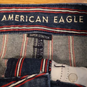American Eagle Denim Mini Skirt Womens Blue Red Stripe Raw Hem Stretch‎ Size 2 thumbnail 2
