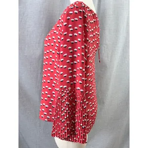 Ann Taylor Factory Red Floral Pleated Bell Sleeve Blouse Keyhole Back M Flowy‎ thumbnail 3