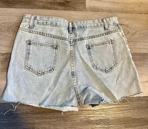 Buckle The  Rhinestone Jean Shorts thumbnail 2