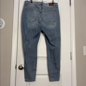 Mid Rise Control Top Distressed Skinny Jeans By Judy Blue Jb88797 thumbnail 6