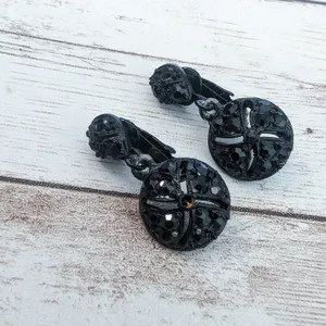 Vintage Clip On Earrings - Black Dangle 1 & 1/8" - Poor Condition thumbnail 6
