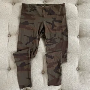 Aritzia TNA Camouflage Leggings 25.5” Inseam S thumbnail 5