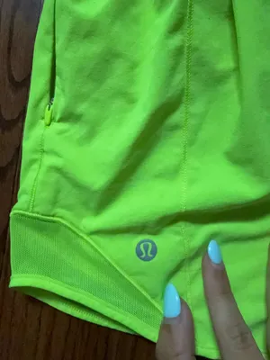 Lululemon Shorts Hotty Hot Low-Rise 4" thumbnail 4