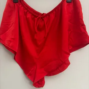 No boundaries New! Red Satin Heart Pocket Women's Pajama Set size L thumbnail 8
