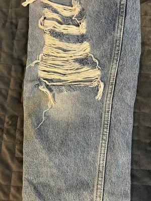 Bershka Ripped Jeans thumbnail 4