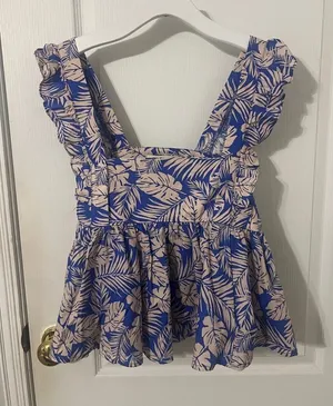 Will not take lessNWOT Anthropologie By Together Blue and Pink Leaf Print Blouse thumbnail 1
