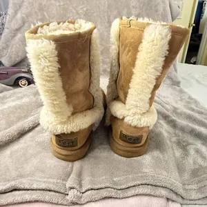 Classic Shearling-Lined Women’s Winter Boots in Tan size 8 thumbnail 2