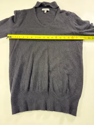Neiman Marcus 100% Cashmere Black V-Neck Open Turtleneck Sweater thumbnail 4
