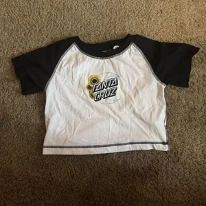 Size XS Santa‎ Cruz Baby Tee thumbnail 2