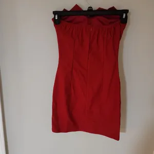 Strapless red dress thumbnail 2