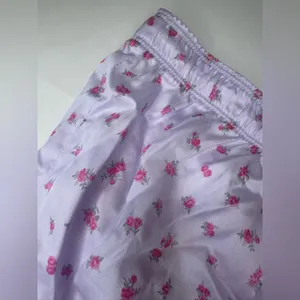 Victoria’s Secret PINK Nwt Large floral Leisure Shorts thumbnail 4