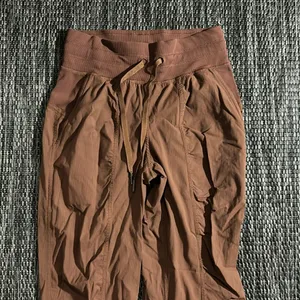Lululemon Dance Studio Mid Rise Jogger Ancient Copper Swift Size 0 thumbnail 3