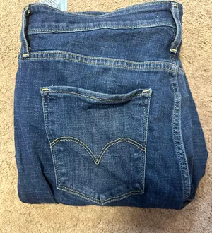 Levi’s High-Rise Skinny Jeans thumbnail 4
