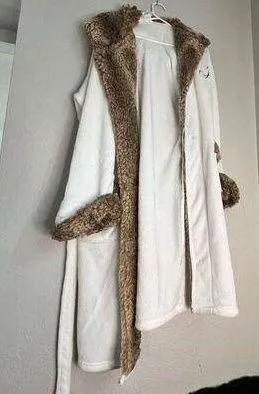 Ombre Faux Fur Robe Hooded M cream J Kimono Pottery Barn thumbnail 1
